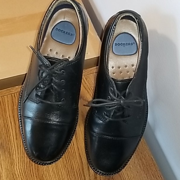 [DOCKERS] Gordon Leather Oxford Cap Toe Dress Shoe - Picture 2 of 16